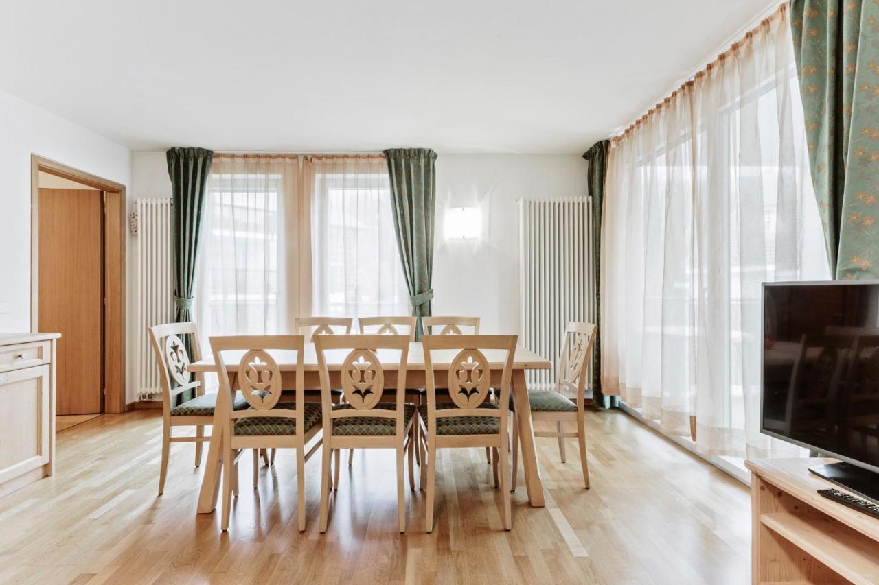 Apartments Petlin โอติเซ ภายนอก รูปภาพ