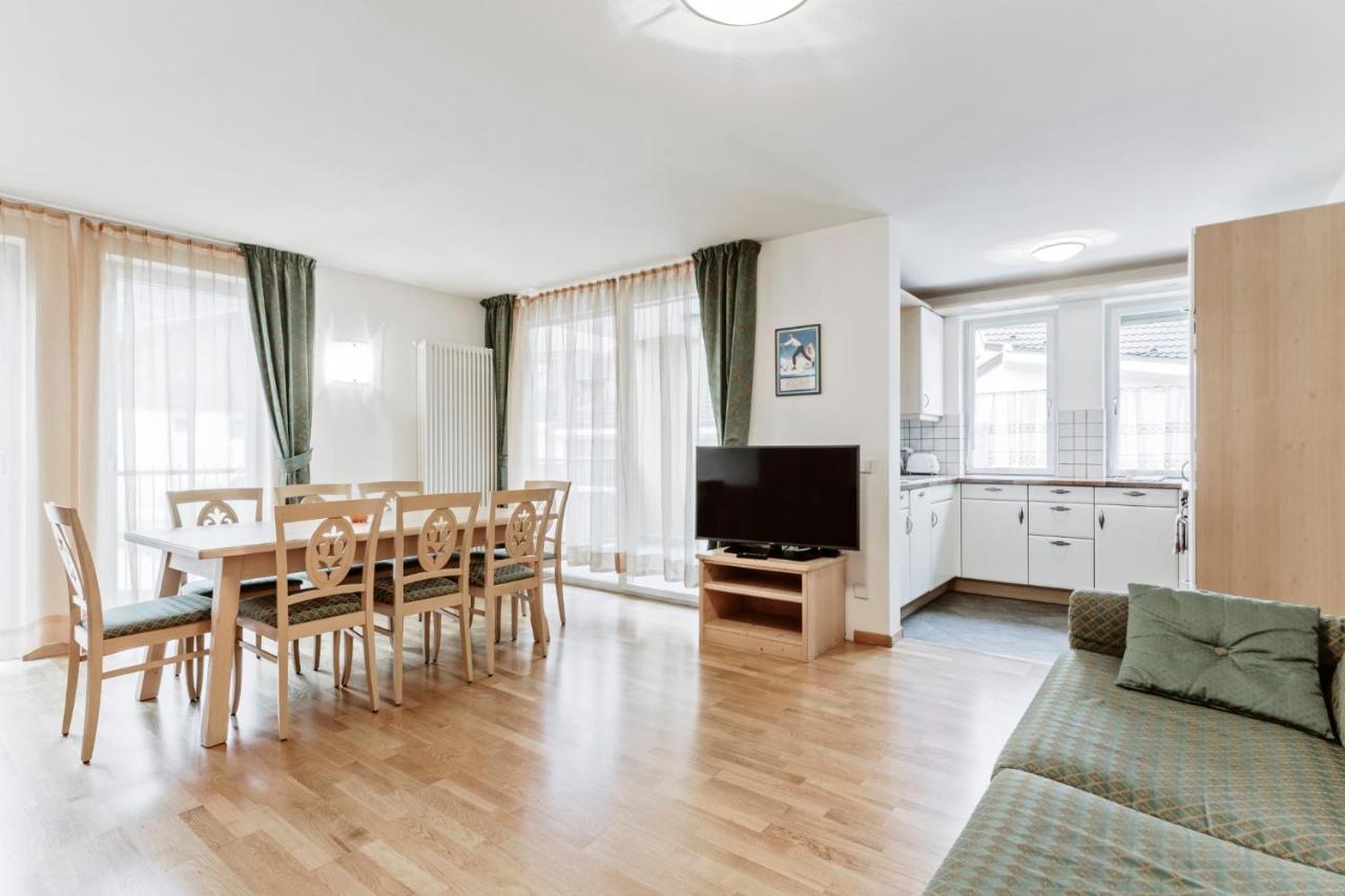 Apartments Petlin โอติเซ ภายนอก รูปภาพ