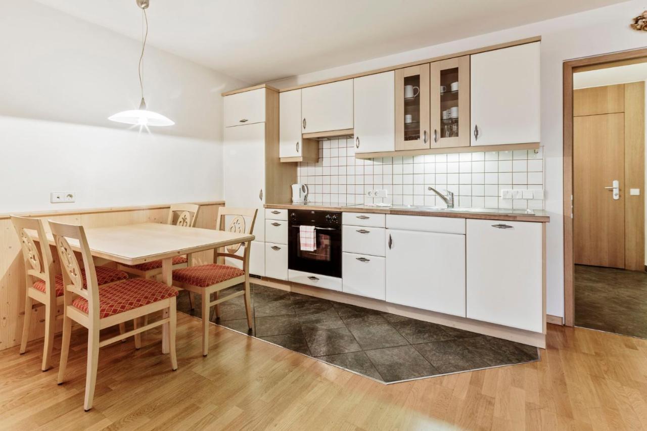 Apartments Petlin โอติเซ ภายนอก รูปภาพ