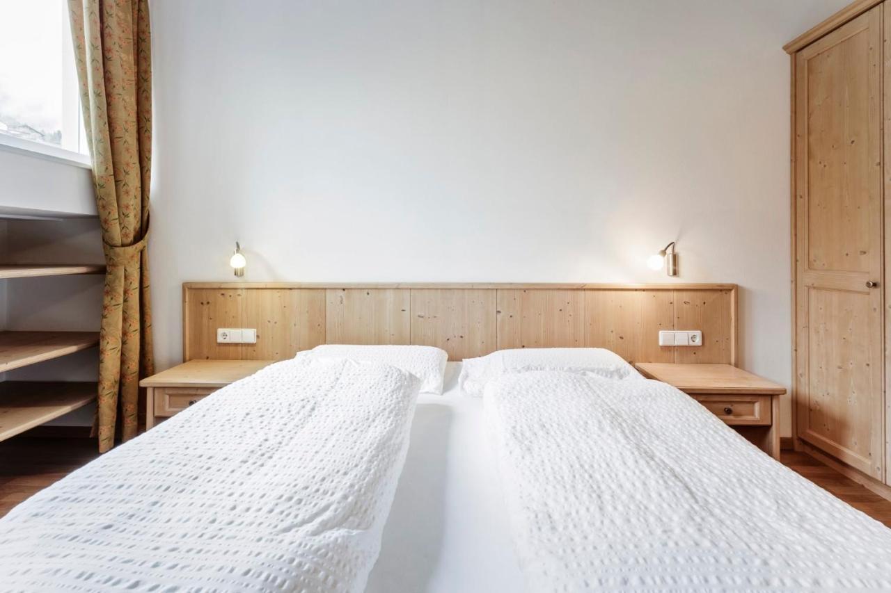 Apartments Petlin โอติเซ ภายนอก รูปภาพ