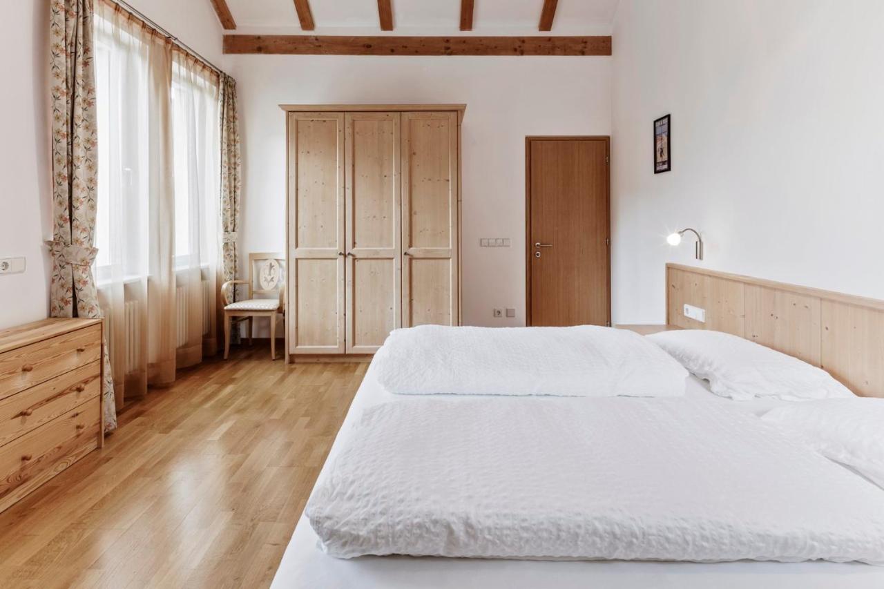 Apartments Petlin โอติเซ ภายนอก รูปภาพ