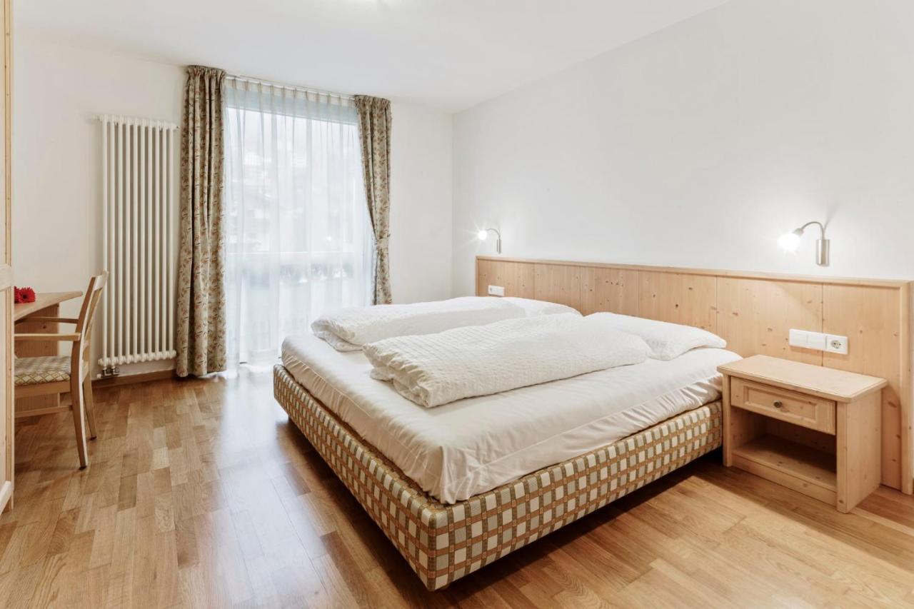 Apartments Petlin โอติเซ ภายนอก รูปภาพ