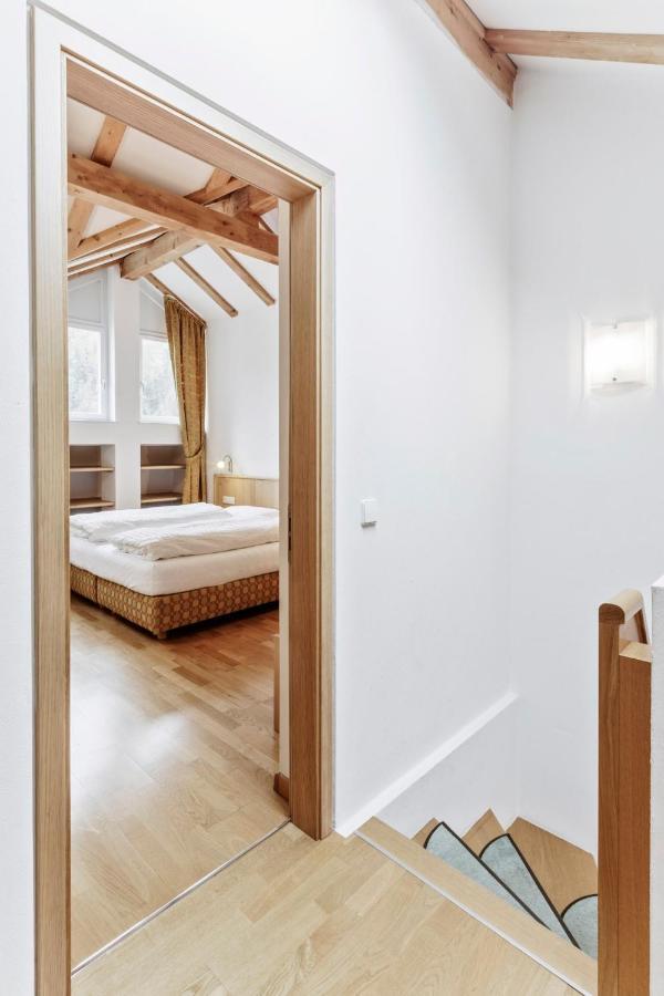 Apartments Petlin โอติเซ ภายนอก รูปภาพ