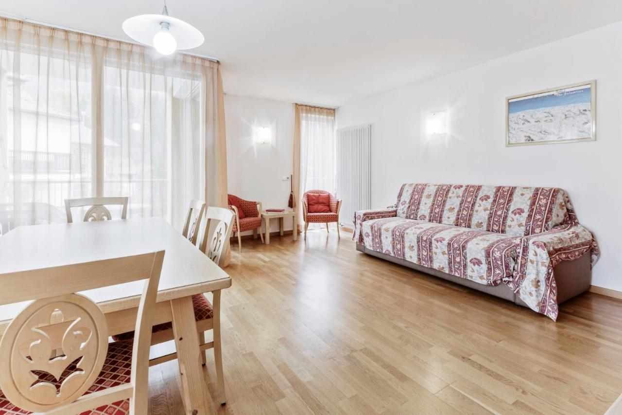 Apartments Petlin โอติเซ ภายนอก รูปภาพ