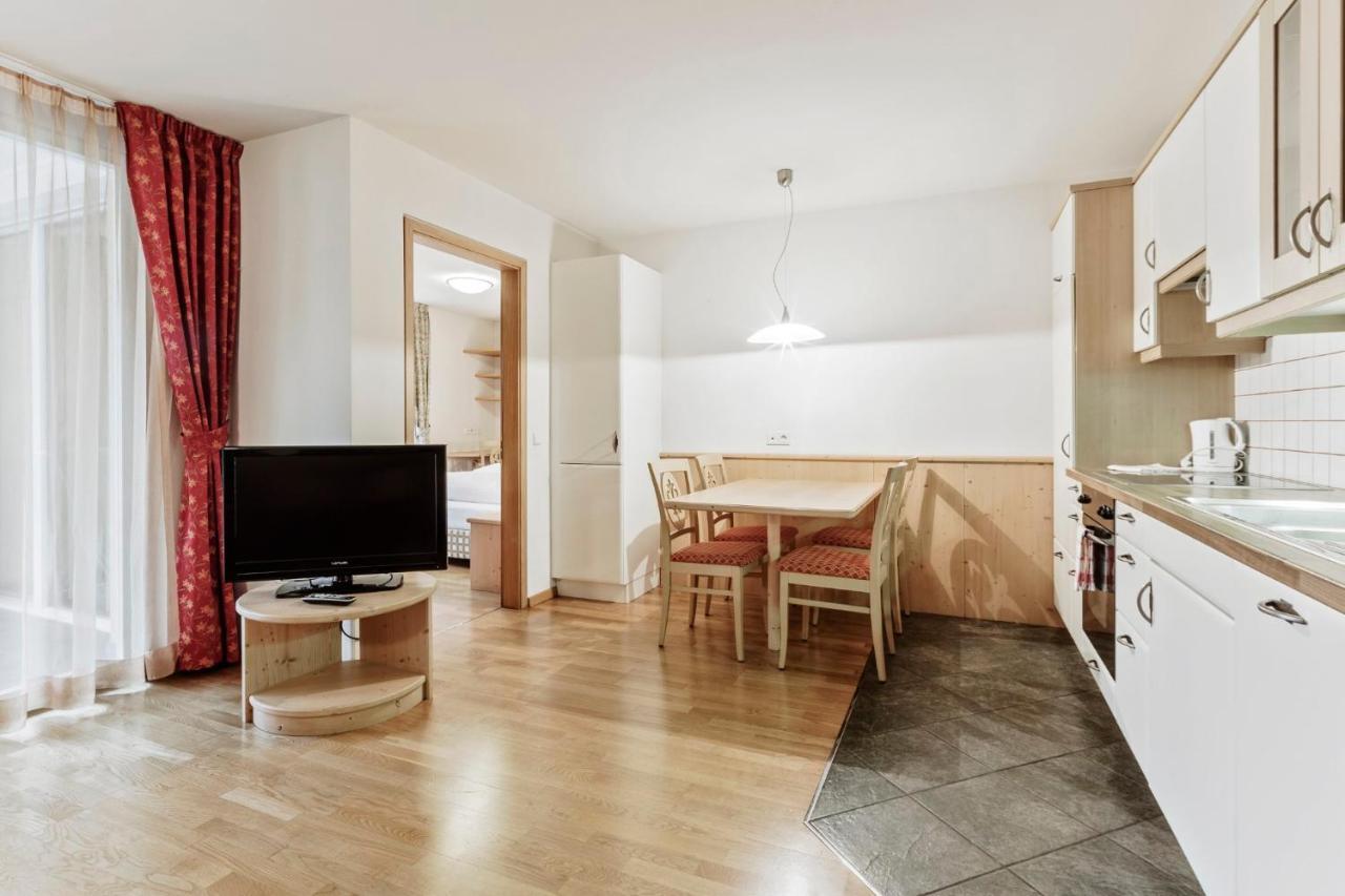 Apartments Petlin โอติเซ ภายนอก รูปภาพ