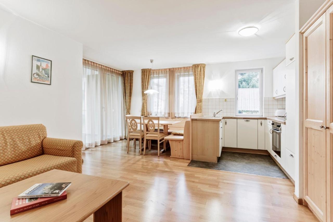 Apartments Petlin โอติเซ ภายนอก รูปภาพ