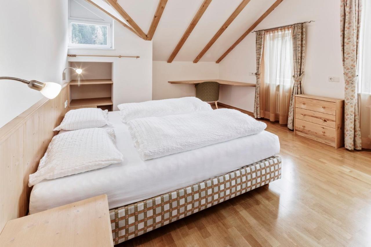 Apartments Petlin โอติเซ ภายนอก รูปภาพ
