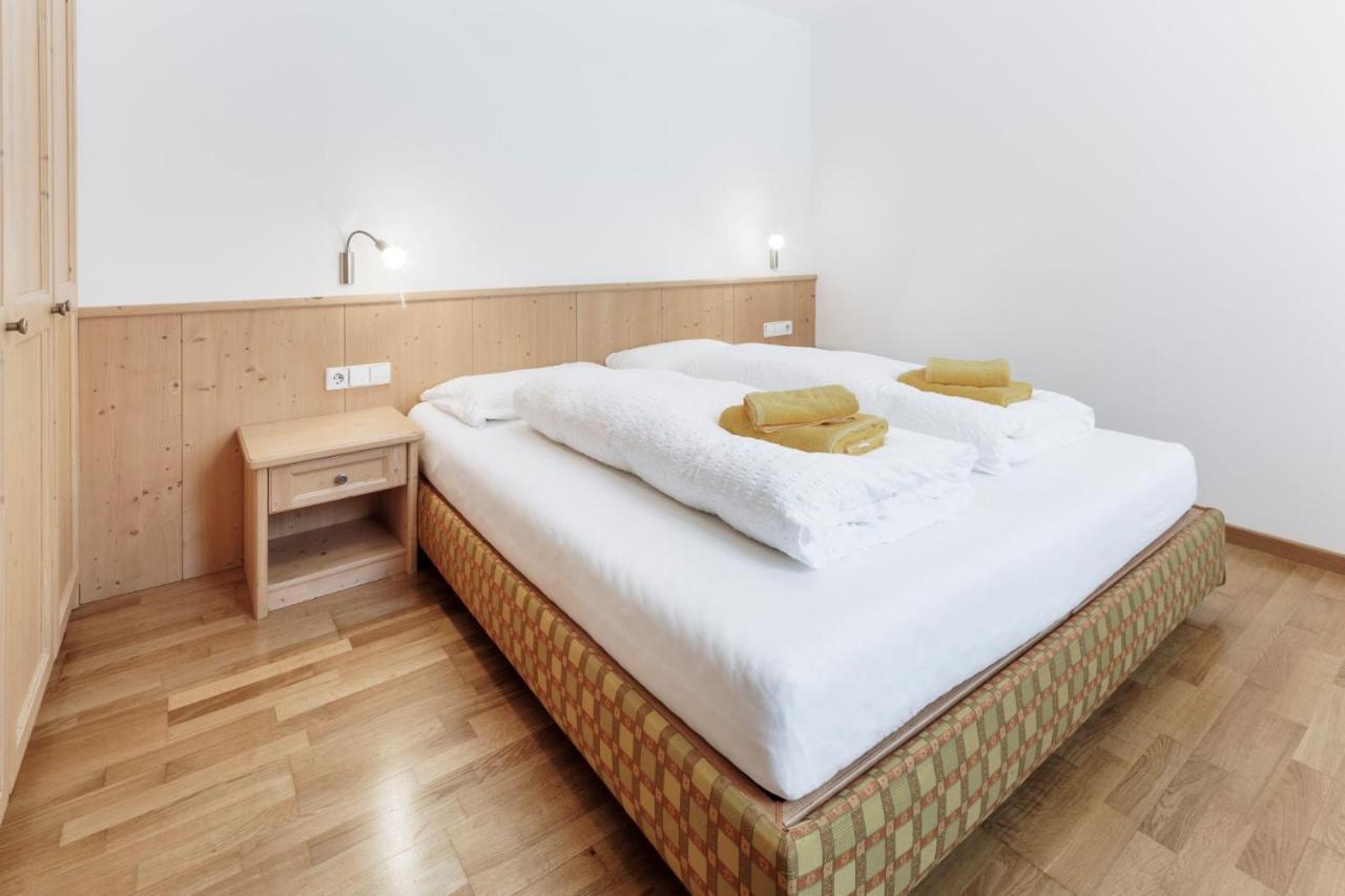 Apartments Petlin โอติเซ ภายนอก รูปภาพ